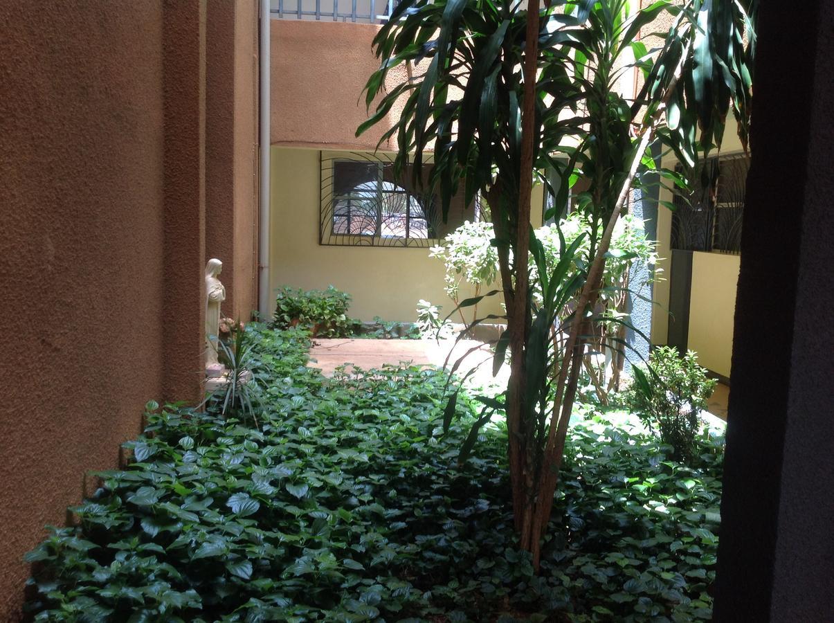 La Rose Des Sables Ouagadougou Exterior photo